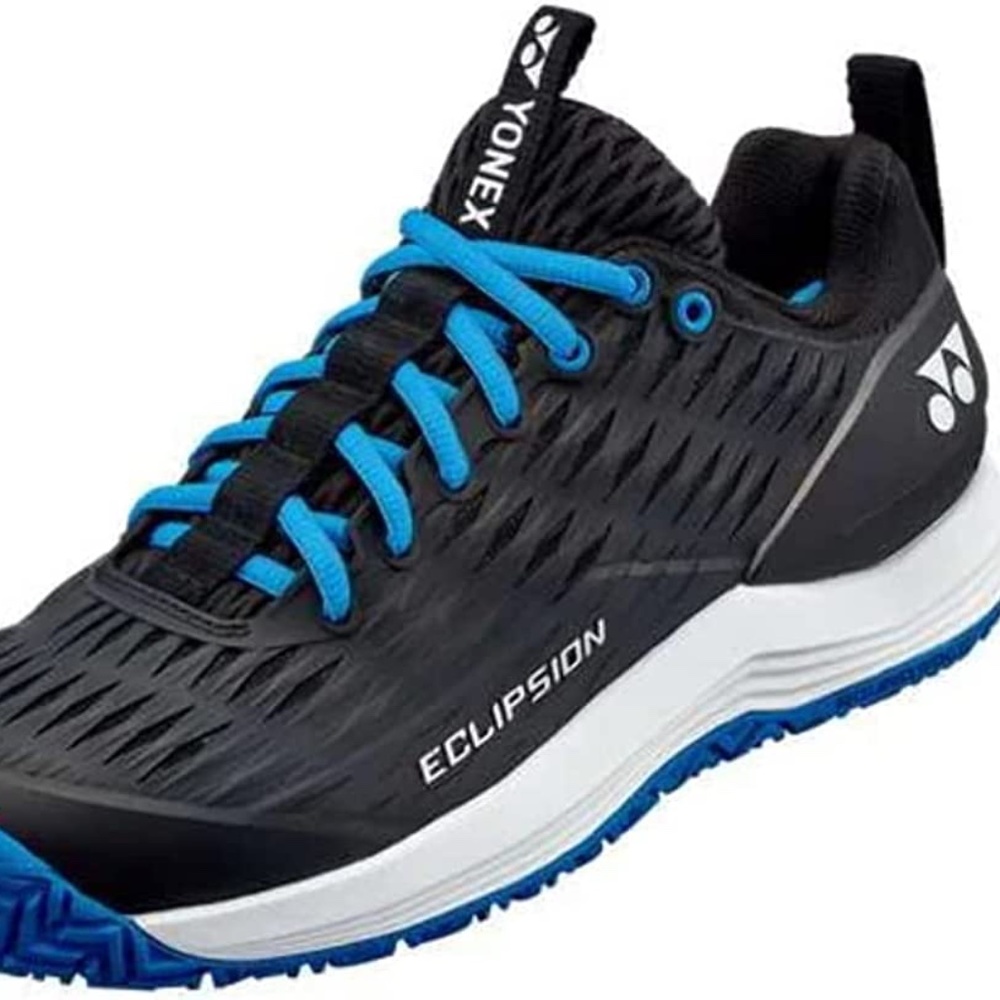 Yonex tennis shoe